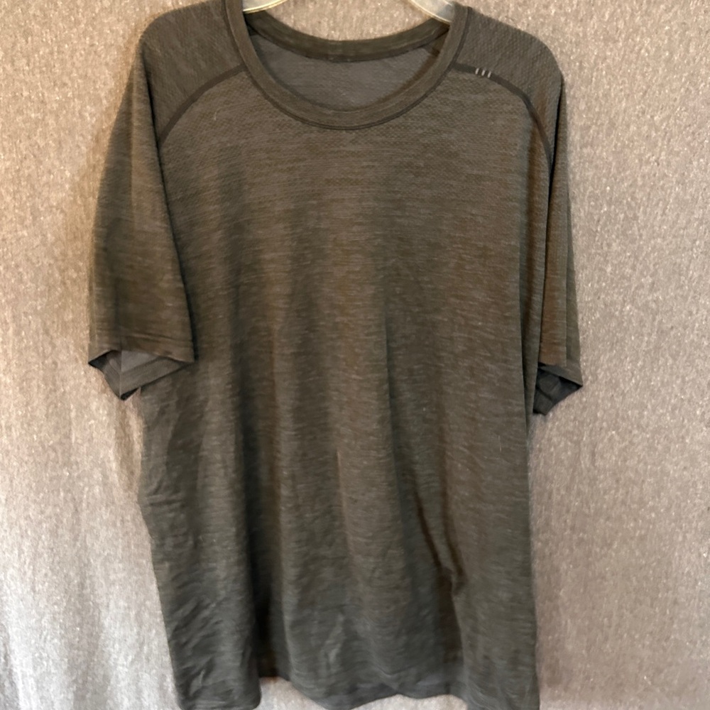 Men's Gray T-Shirt Lululemon